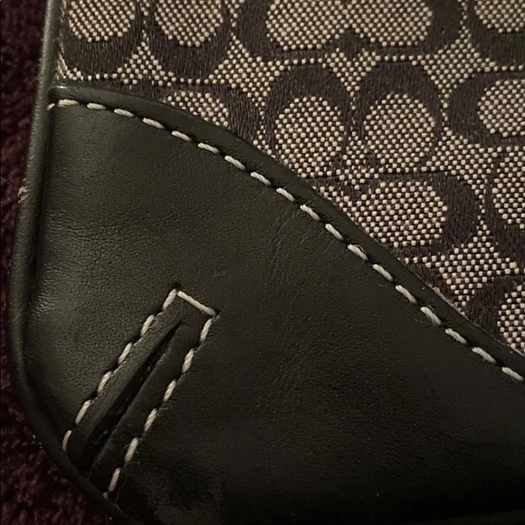 🎉🌸💝 HOST PICK 💝🌸🎉 Vintage Coach Wristlet - Black and Gray - Picture 8 of 10